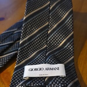 Giorgio Armani Elegant Black and Silver Tie
